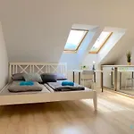 Teddy Bear - 10 Min To Old Town Gdansk,pkp & Shopping Mall Homestay *